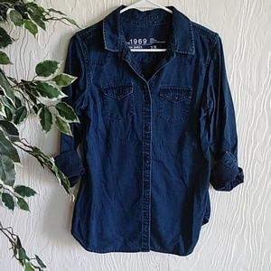 3/15 GAP dark denim chambray shirt